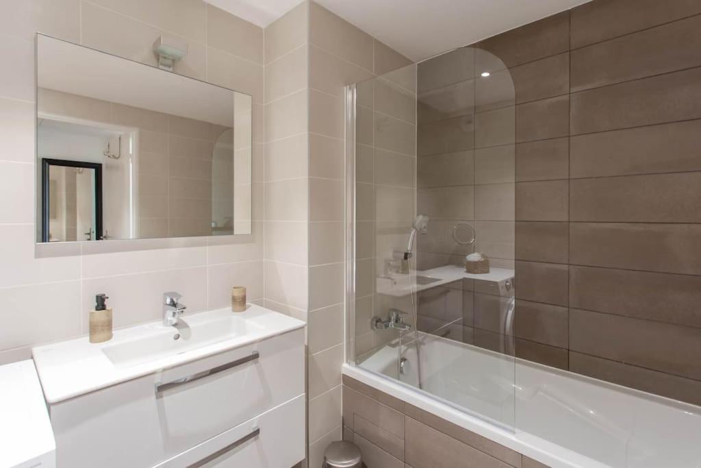 Apartament A7- 2 Bdr Sea & Mountain View - Ac, Parking, Pool & Terrace Antibes Zewnętrze zdjęcie